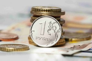 Рубль упадёт к осени и как уберечь себя?