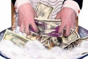 Прокуратура Румынии обвинила премьер-министра в отмывании денег