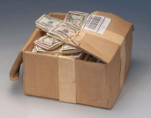 Спрятать в автомобиле или вместе с грузом