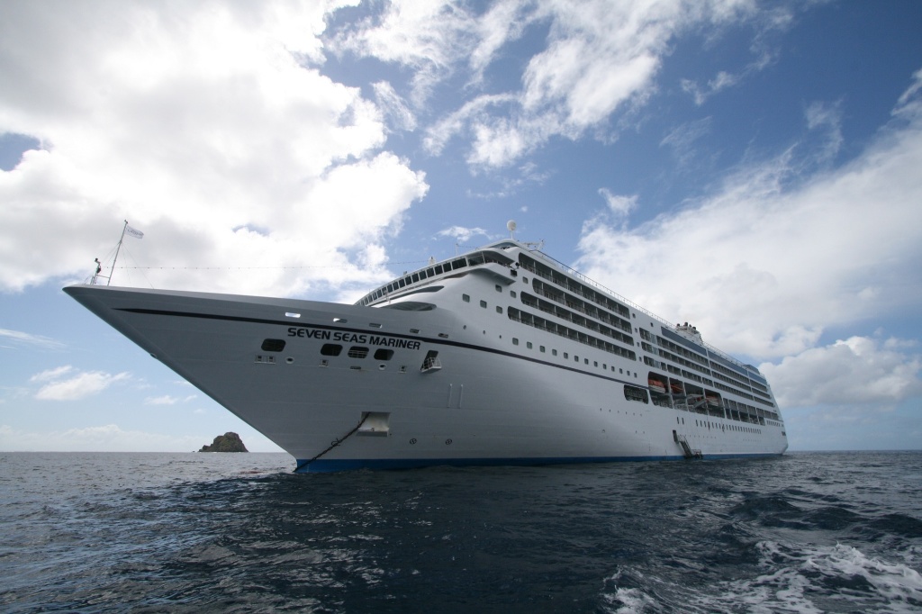 Круизный лайнер Seven Seas Mariner