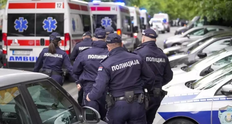 Полиция в школах Сербии